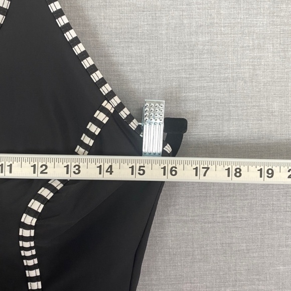 Catalina One Piece Bathing Suit Womens XL 16-18 Halter Tie Neck V-Neck Foam Cups - Picture 7 of 9